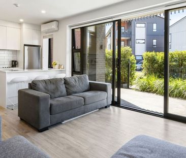 Modern Ground-Floor Apartment with Dual Access - Photo 4