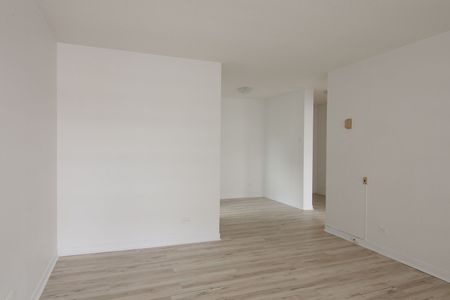 1975 Maisonneuve Blvd West, Montréal, QC - Photo 4