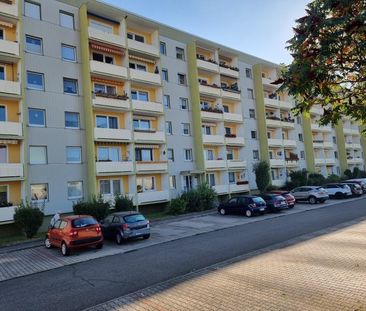 Vierraumwohnung mit Balkon und Blick ins Grüne - Foto 2