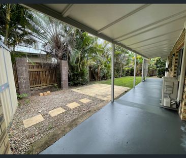 Family home in Everton Hills - Photo 5