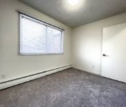 Bright 2-Bedroom Main Floor in Sunnyside – Prime Inner-City Location - Photo 6