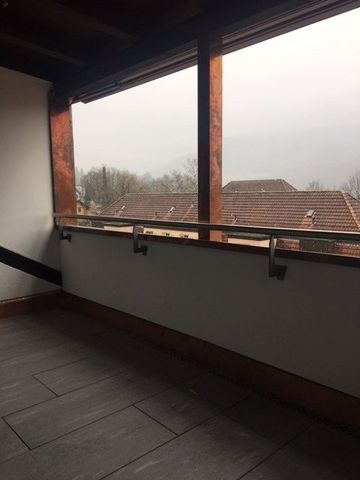 Charmante Dachwohnung zwischen Waffenplatz und Wollishofen - Foto 3