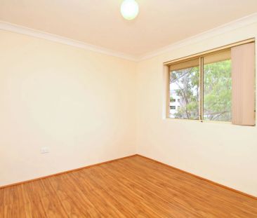 WELL PRESENTED 2-BEDROOM APARTMENT CLOSE TO TRANSPORT! - Photo 3
