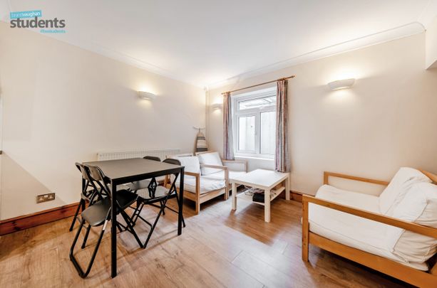 4 bedroom terraced house to rent - Photo 1