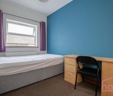 1 bedroom in a house share to rent - Photo 4