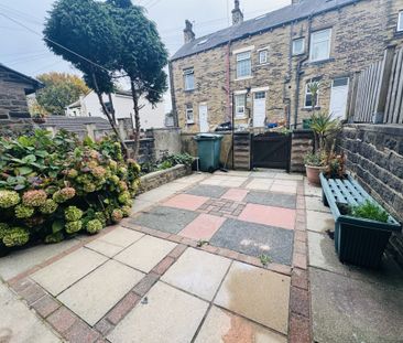 Mansion Terrace, Bradford - Photo 3