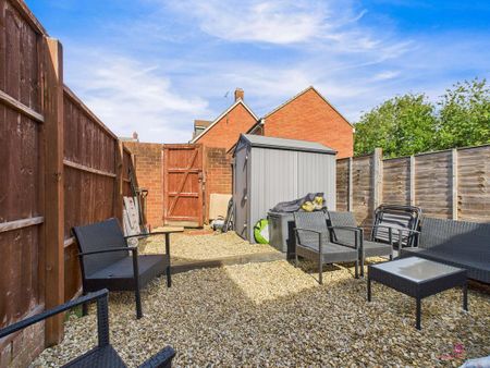 3 bedroom terraced house to rent - Photo 4