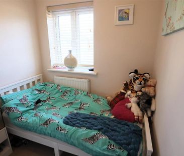 3 bedroom end of terrace house to rent - Photo 4