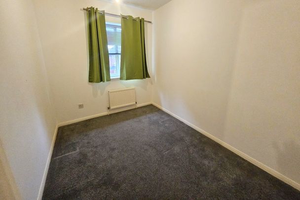 Steeple Gardens, Addlestone, Surrey, KT15 - Photo 1