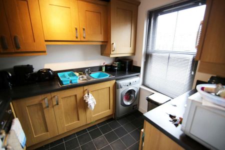 2 bedroom terraced house to rent - Photo 3
