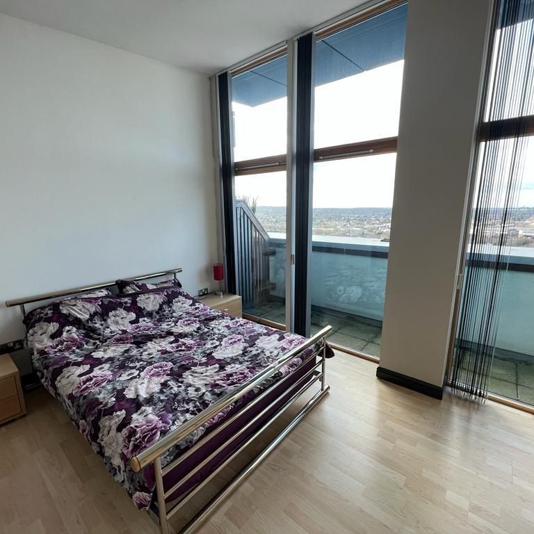 1 bedroom penthouse to rent - Photo 1