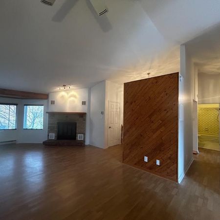 Grand 5 1/2 Lumineux - Large Bright 5 1/2, Montreal , Ahuntsic - Photo 3