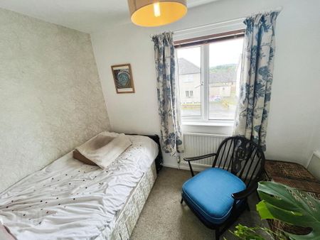 47 Larch Grove, Dunmurry, Belfast, BT17 9QG - Photo 3