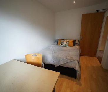 4 bedroom apartment to rent - Photo 6