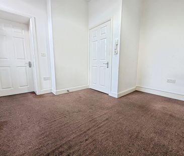 High Road, SO16 - Photo 3