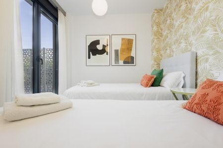 2 Bedroom Apartment For Rent in Estepona, Málaga - Photo 5