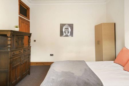 1 bedroom in a house share to rent - Photo 3