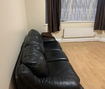 2 bedroom maisonette to rent - Photo 2