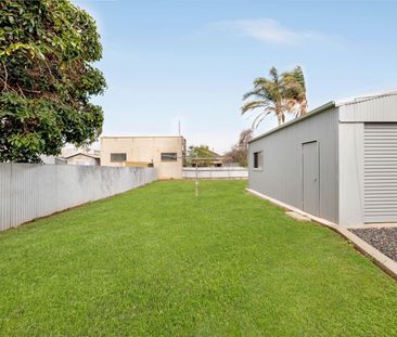 Neat and Tidy Home, Ideally Located! - Photo 2