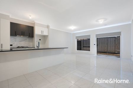 Brand new Family Home in Cranbourne East - $600/week - Photo 5