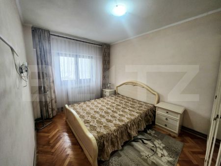 Apartament 2 camere, 67 mp, zona Cetate - Fotografie 3