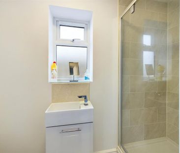 3 bedroom semi-detached house to rent - Photo 4