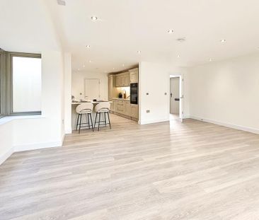 4 bedroom detached house to rent - Photo 2