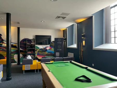 Standard Studio - Photo 3