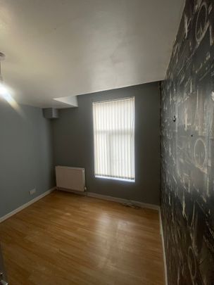 1 Bed Flat, Moscow Drive, L13 - Photo 1