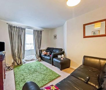 Celsus Grove, Swindon, Wilts, SN1 - Photo 3