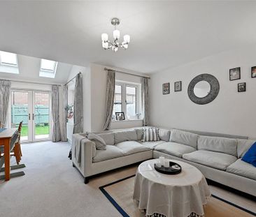 3 bedroom semi-detached house to rent - Photo 1