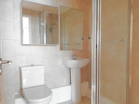 2 bedroom apartment to rent - Photo 4