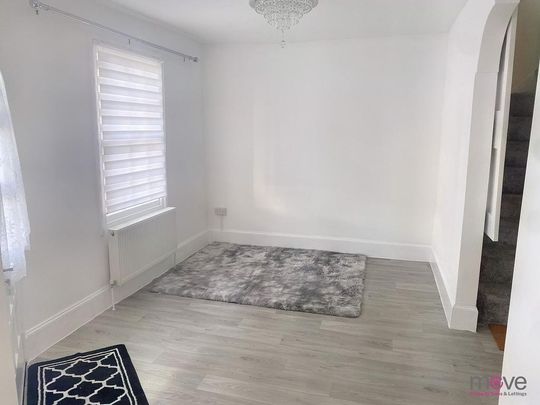 1 bedroom in a house share to rent - Photo 1