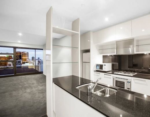 Experience Iconic Southbank Living in Eureka Tower - Photo 1