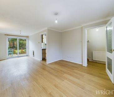 3 bedroom Mid Terraced House - Harwood Close, Welwyn Garden City - Photo 4