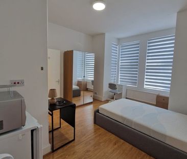 Room in a Shared House, Hardwicke Road, N13 - Photo 2