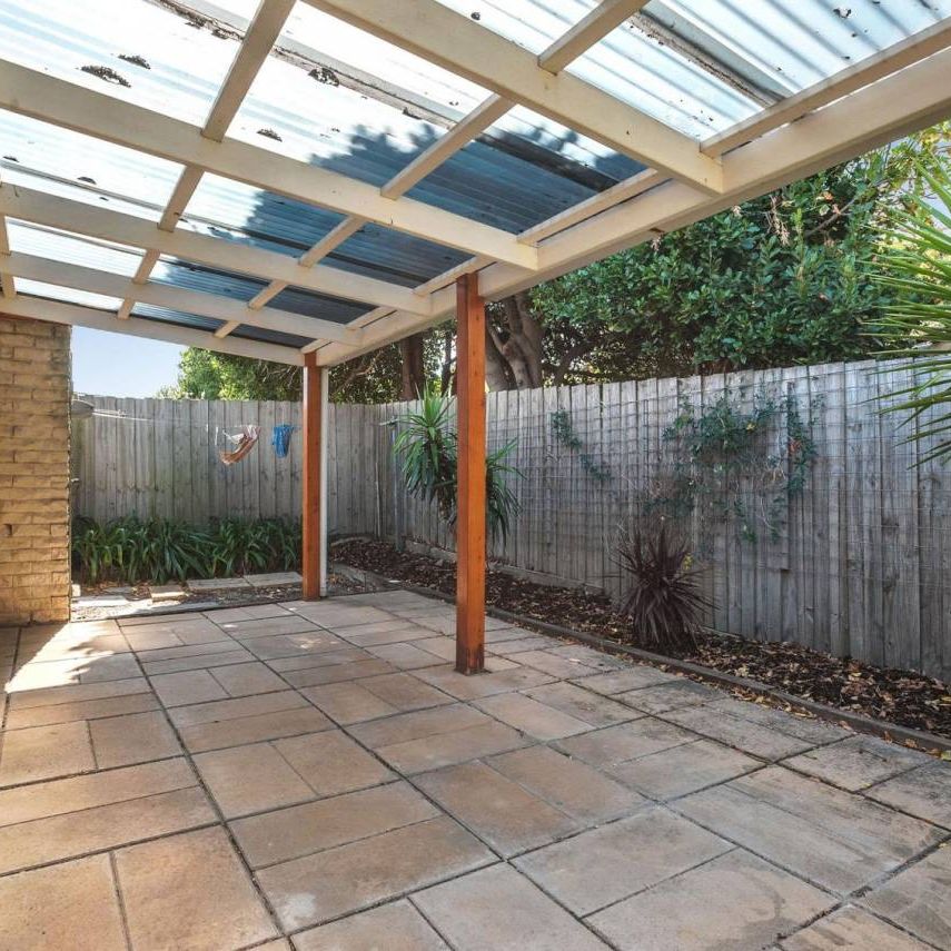 HIGHLY SOUGHT AFTER LOCATION | MINUTES FROM BEACH | SPACIOUS LIVING - Photo 1