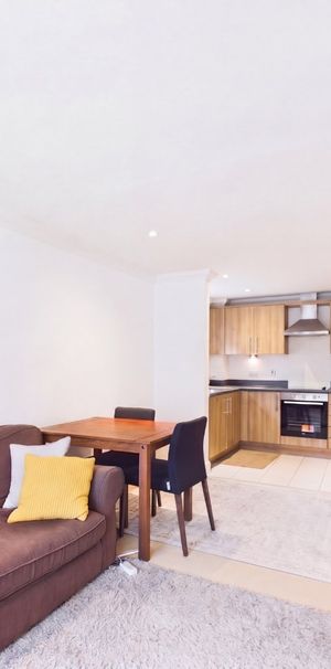 1 bedroom Flat in Mallard Place, Farnborough - Photo 1