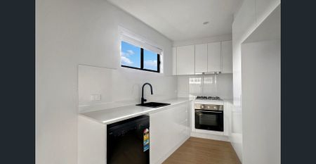 3-Bedroom Townhouse - Photo 5