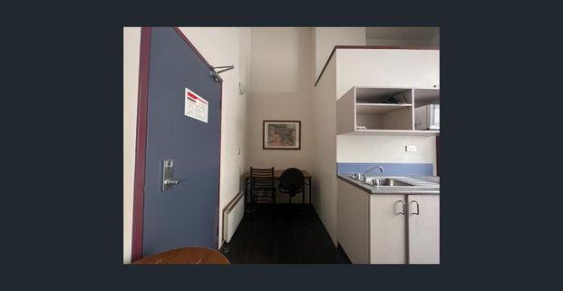 FULLY FURNISHED Studio/Loft Student Accommodation - Photo 1