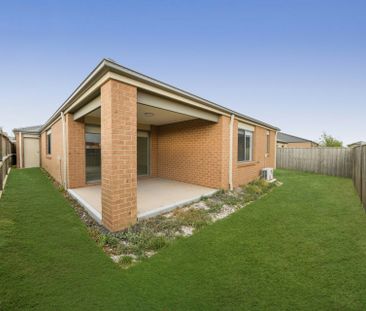 36 Cloudburst Avenue, Wyndham Vale VIC, Belconnen - Photo 2