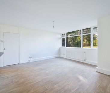 Kingston Road, Epsom, KT17 - Photo 3