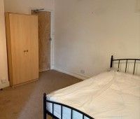 1 bed Room in Shared House - To Let - Photo 5