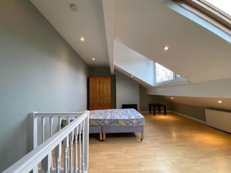 Woodside Avenue (Room 4), Burley, Leeds - Photo 3