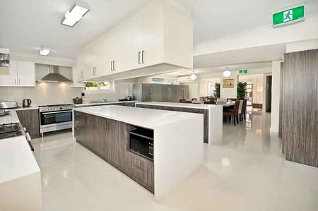 Room 17 (Ensuite) - Photo 4