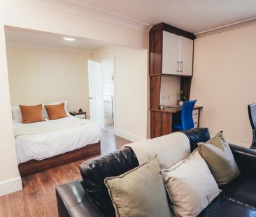 Studio to rent - Photo 3