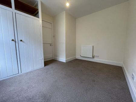2 bedroom semi-detached house to rent - Photo 3