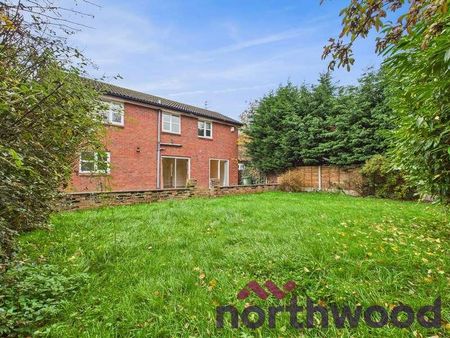 Montrose Close, Macclesfield, SK10 - Photo 4