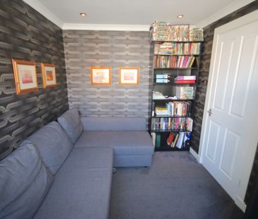 Greenend Gardens, Edinburgh, EH17 - Photo 1