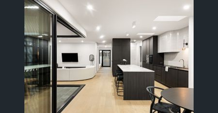 Immaculately Presented Family Home - Photo 2